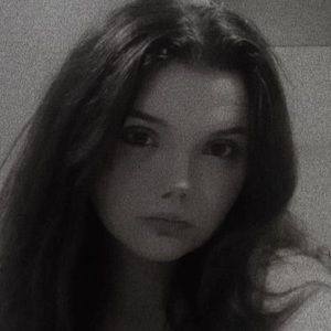 Meet your Posher, Katelyn